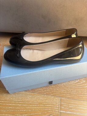 Prada black patent leather ballet flats 37 (7US)